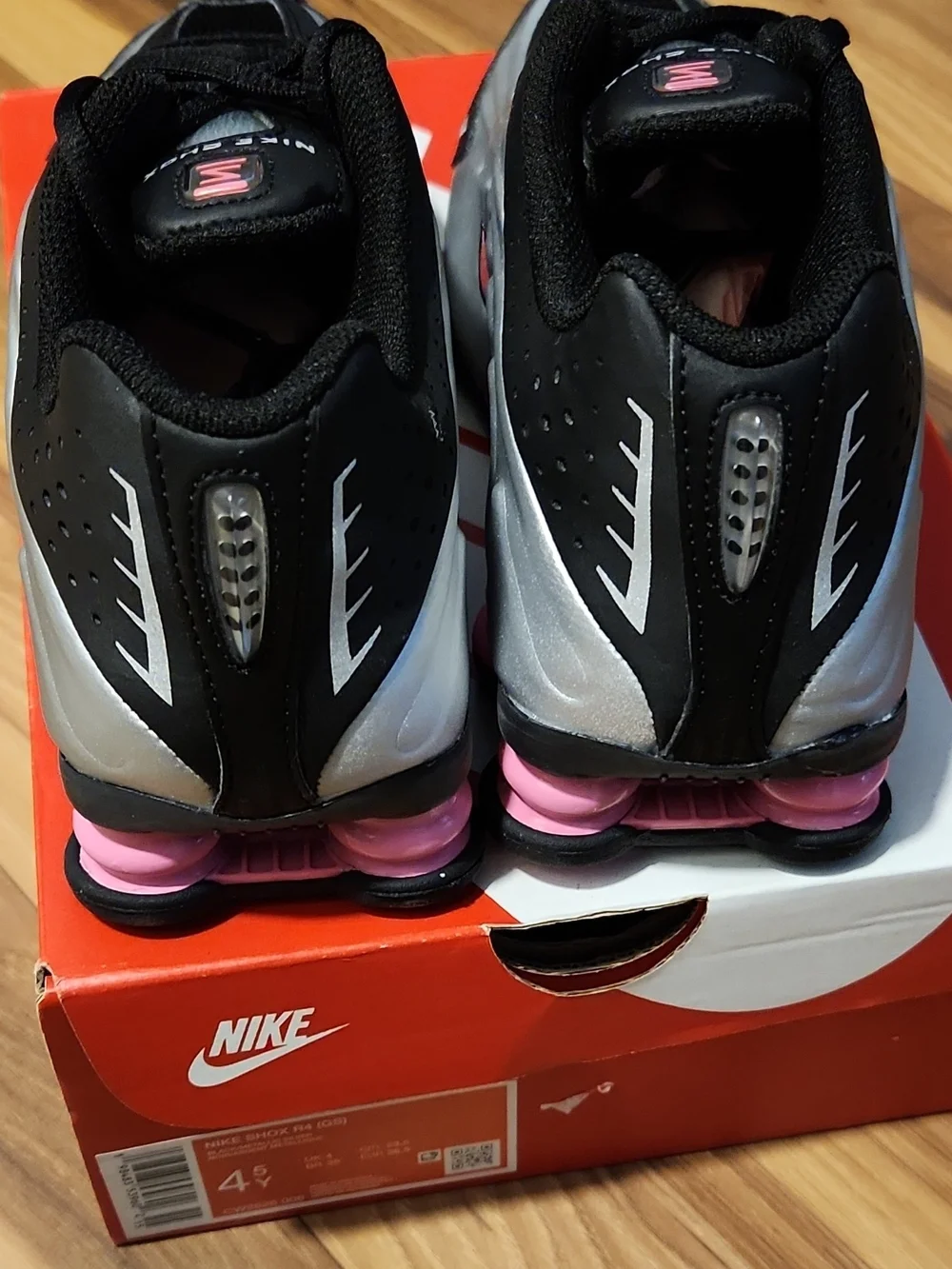 SIZE 4.5 YOUTH- NIKE SHOX R4 (GS) black silver pink CW2626-006 NEW with box kid